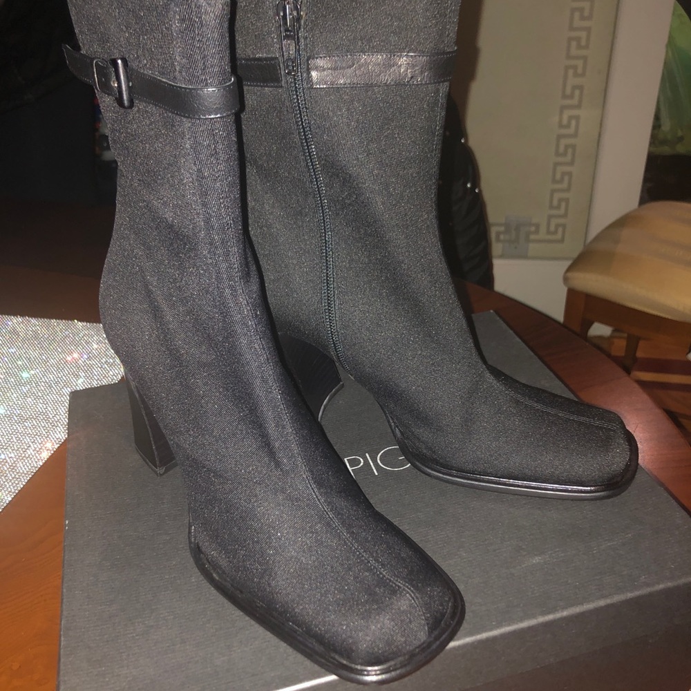 Trendy 👢 Booties - Picture 7 of 8